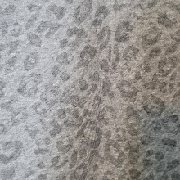 NWT Calvin Klein performance sweatshirt gray animal print size XL women's - Picture 5 of 6